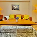 Royal With A Perfect View - Yamaluxe بوخارست