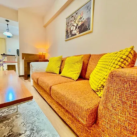 Royal With A Perfect View - Yamaluxe * Boekarest