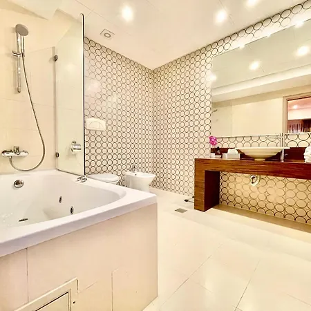 Appartement Royal With A Perfect View - Yamaluxe *