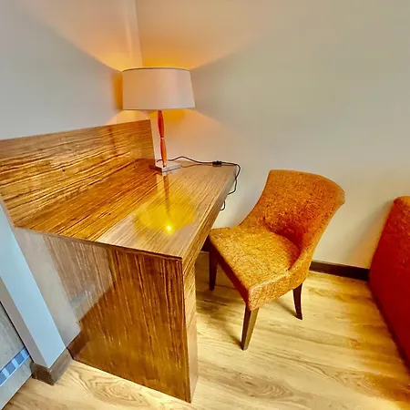 Royal With A Perfect View - Yamaluxe Boekarest