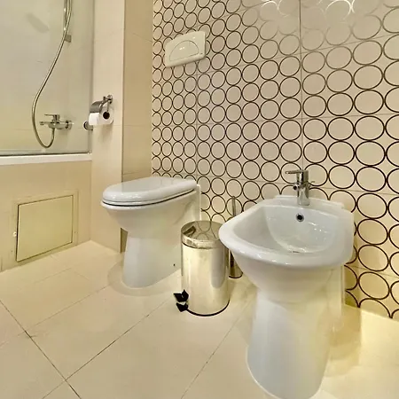 Royal With A Perfect View - Yamaluxe Boekarest