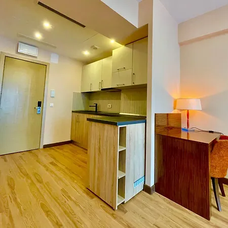 Royal With A Perfect View - Yamaluxe * Bukareszt